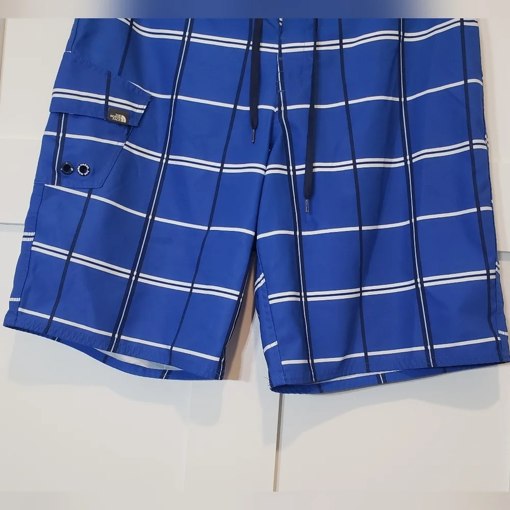 The North Face Blue White Black Plaid Boardshorts Size 36